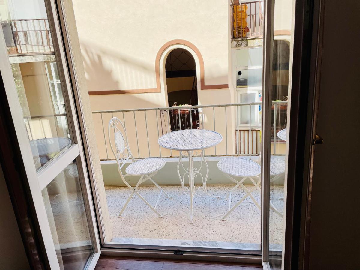 Contemax Arthouse Hotel Salerno Exterior photo